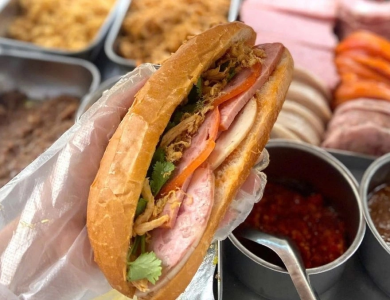 Vì sao bánh mì liên tiếp gây ngộ độc hàng loạt?