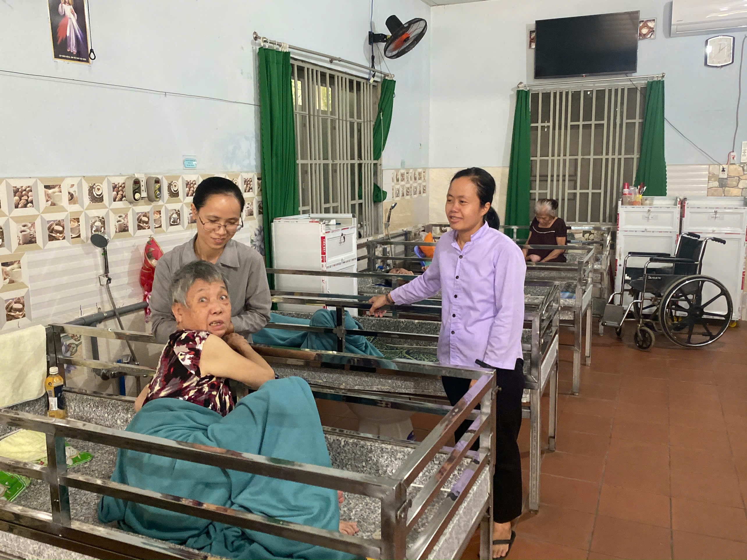 Người cao tuổi nên tập thể dục thế nào?