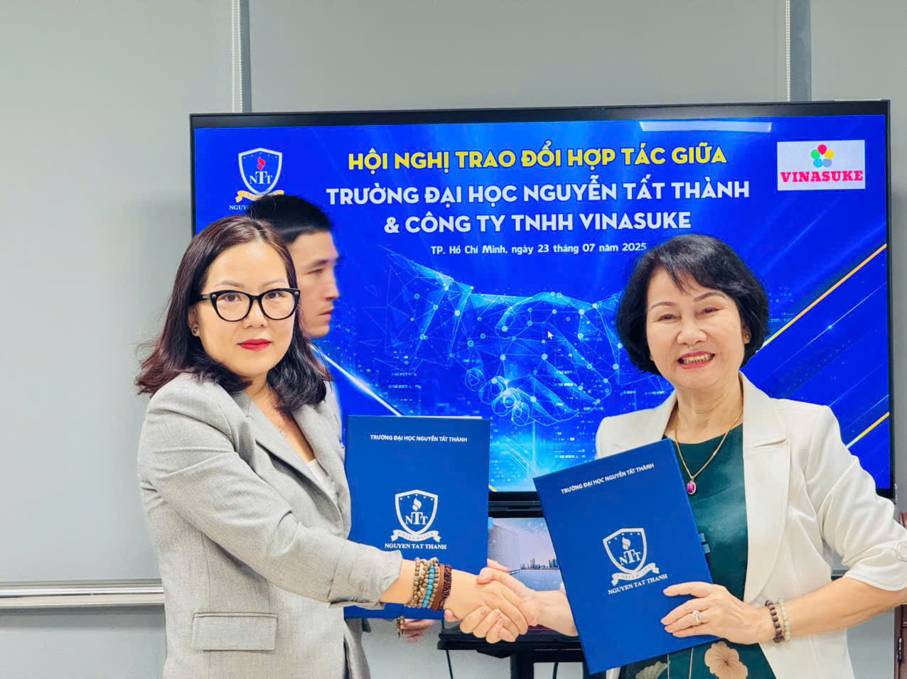 Trường ĐH Nguyễn Tất Thành ký kết hợp hợp tác chiến lược với Công ty TNHH VINASUKE
